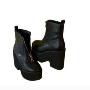 Black Hot Topic Platform Zipper Booties Goth Gothic Vegan Leather 9 NWT